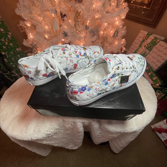 Beautiful Womens GBG Los Angeles Shoes - Picture 11 of 15